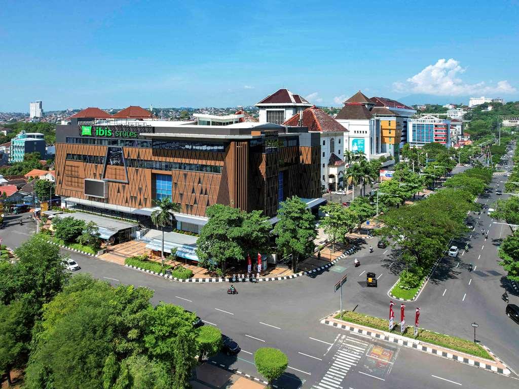 Ibis Styles Semarang Simpang Lima Exterior foto